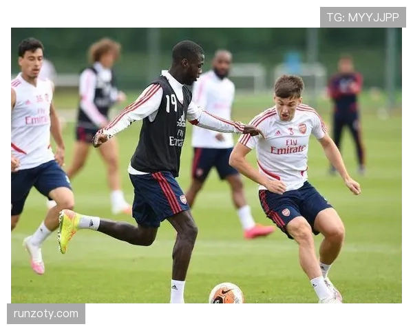 努涅斯与热苏斯的无球跑动效率及进攻参与机制对比分析